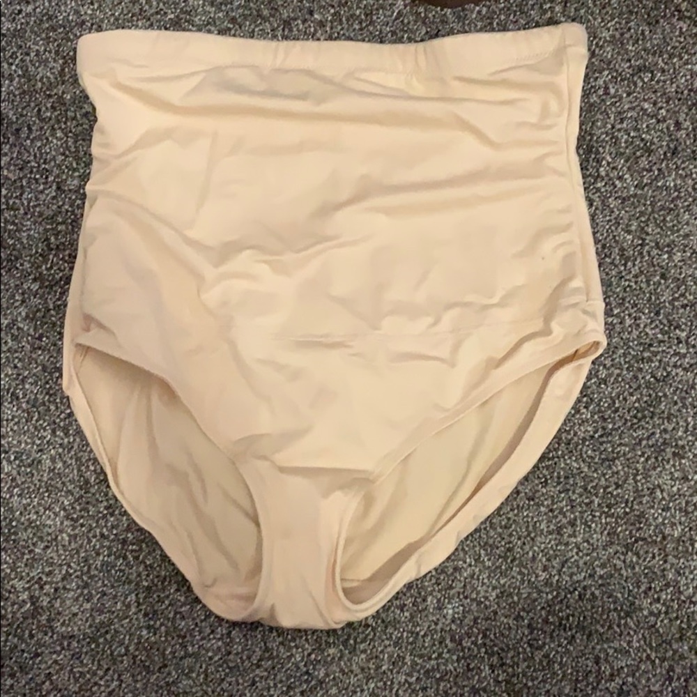 Maidenform shape wear